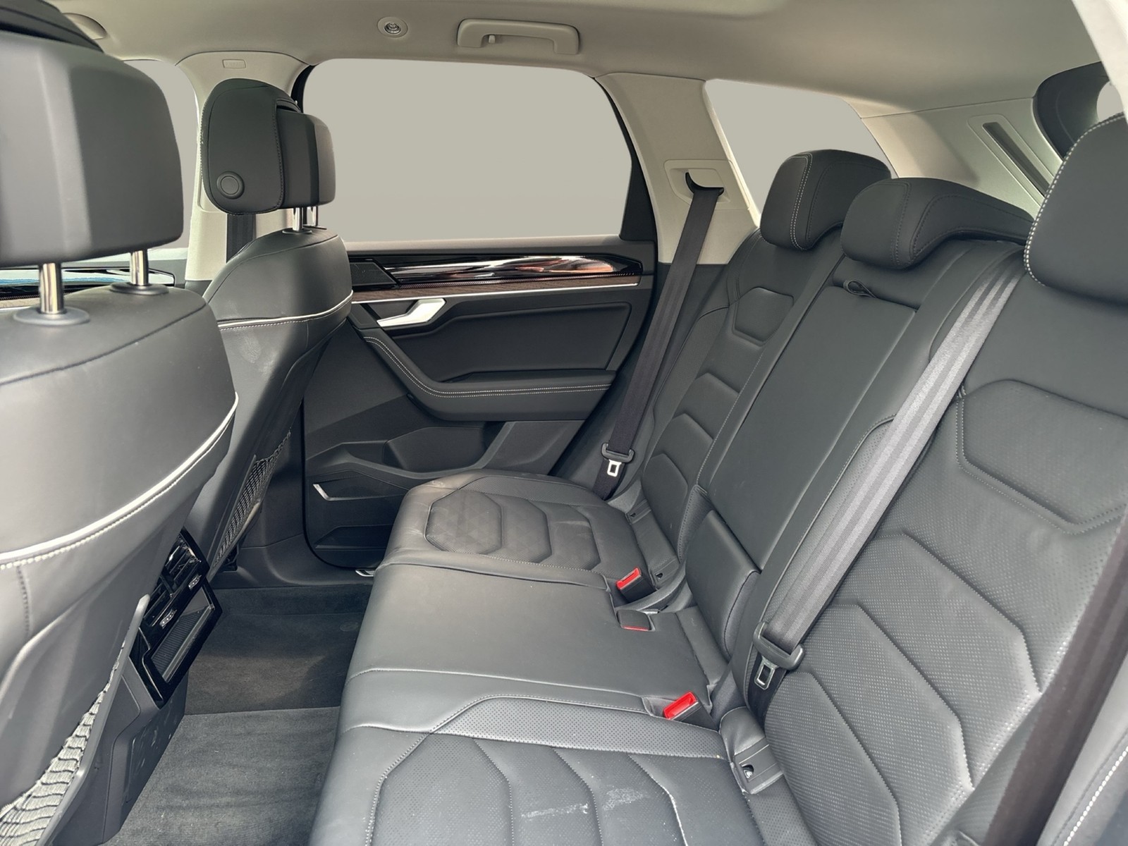 Volkswagen Touareg V6 TSI ELEGANCE PANO AHK 360CAM ACC LM19