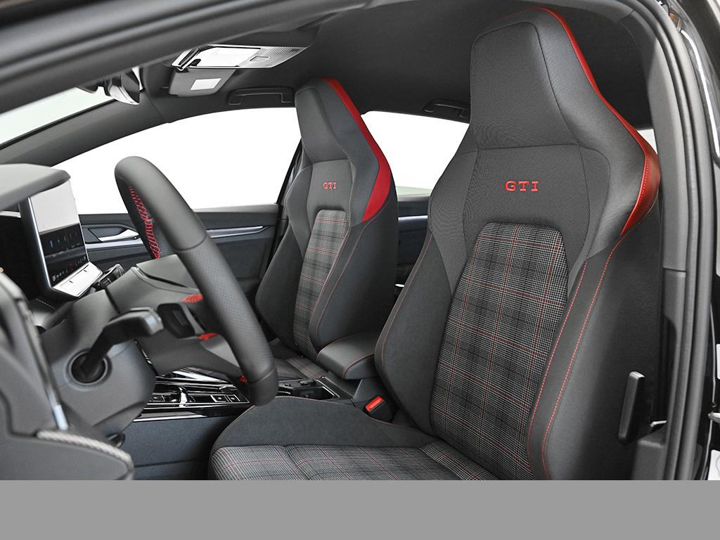 Volkswagen Golf GTI BLACKSTYLE HARMANKARDON MATRIXLED