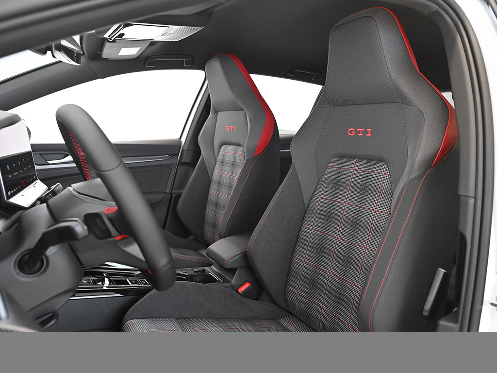 Volkswagen Golf GTI BLACKSTYLE NAVI MATRIXLED HEADUP