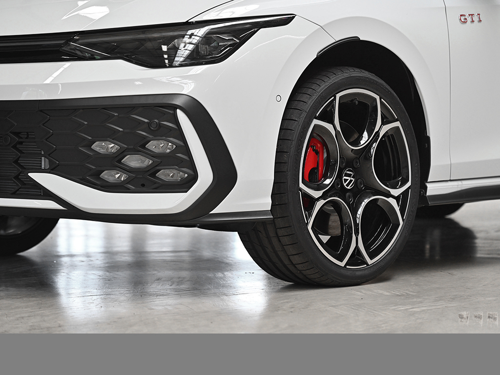 Volkswagen Golf GTI BLACKSTYLE NAVI MATRIXLED HEADUP