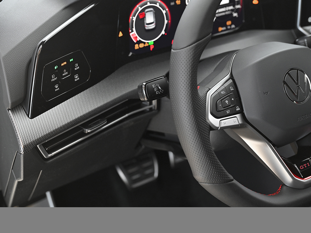 Volkswagen Golf GTI BLACKSTYLE NAVI MATRIXLED HEADUP