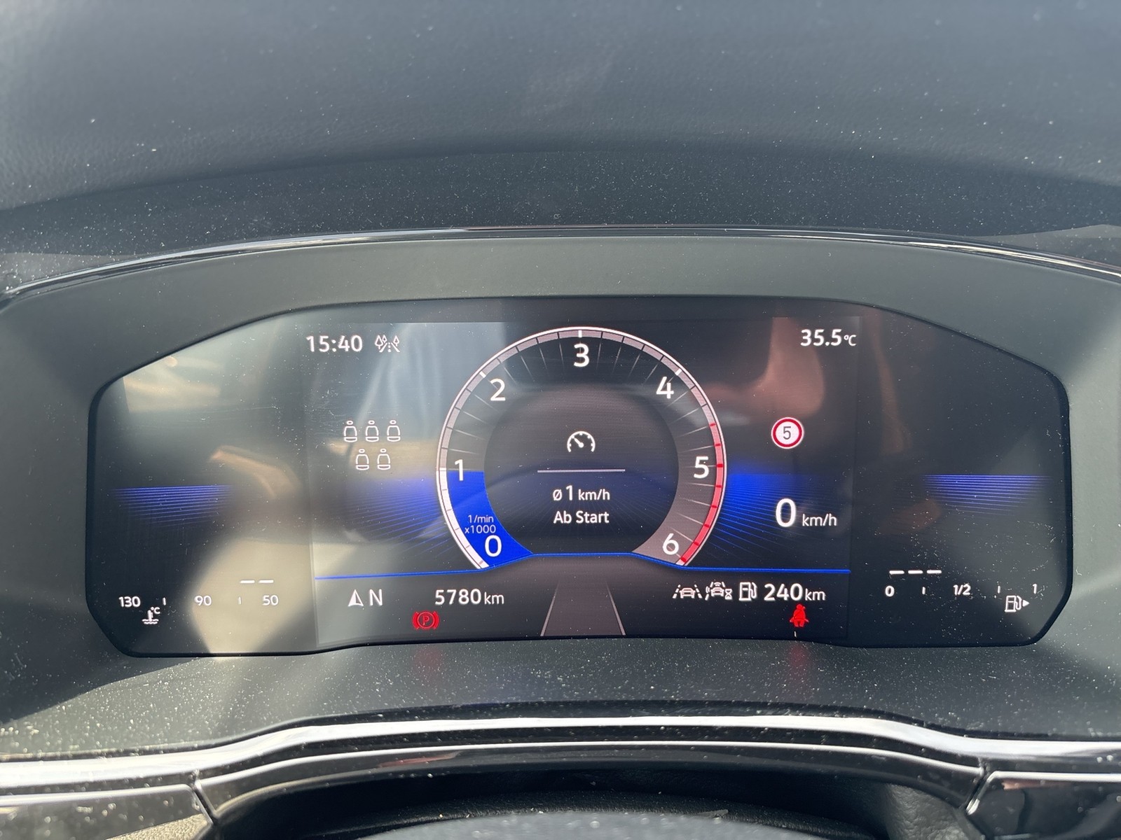 Volkswagen Touran 2.0 COMFORTLINE 7SITZE STANDHZ. CAM ACC