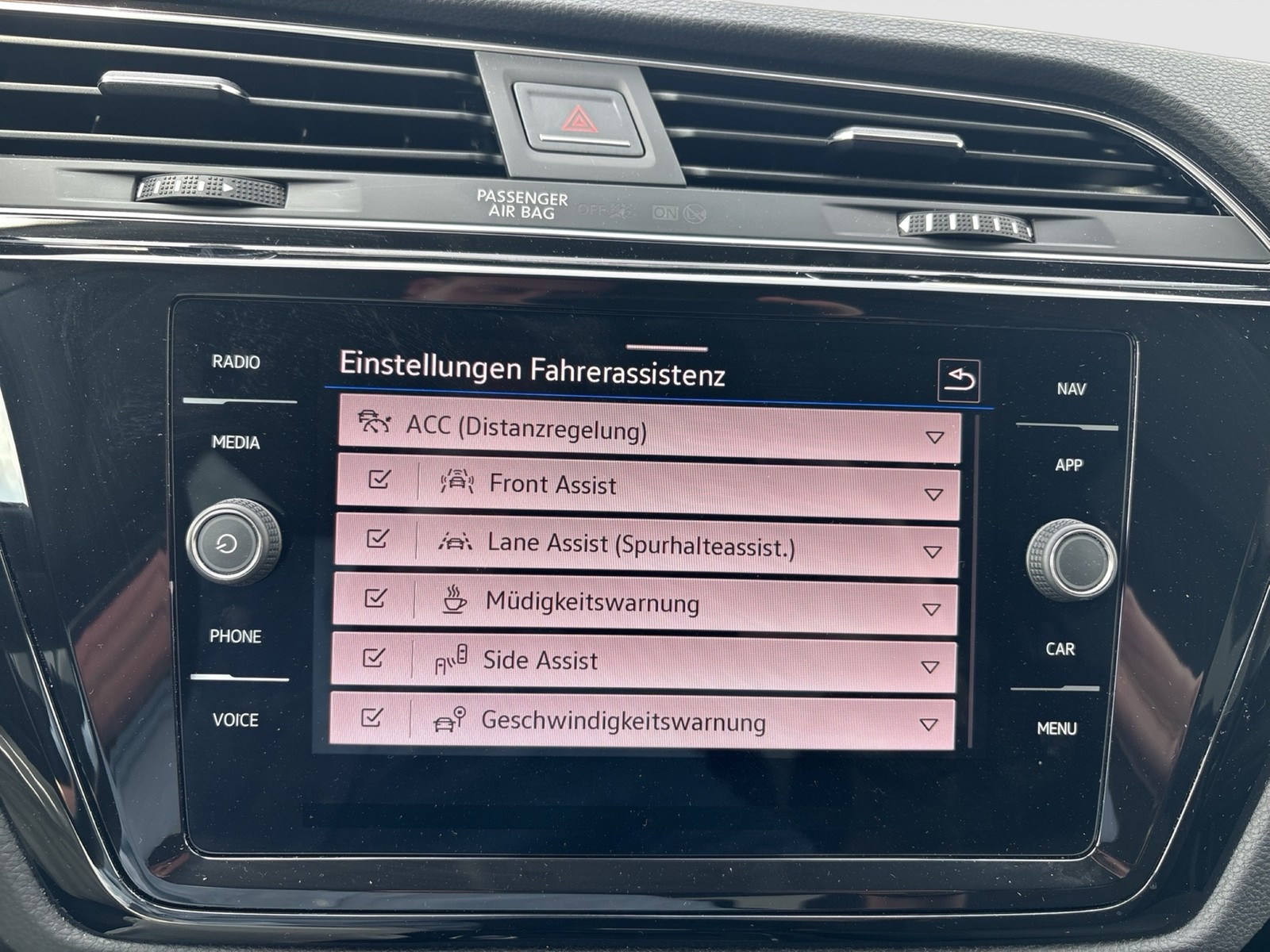 Volkswagen Touran 2.0 COMFORTLINE 7SITZE STANDHZ. CAM ACC