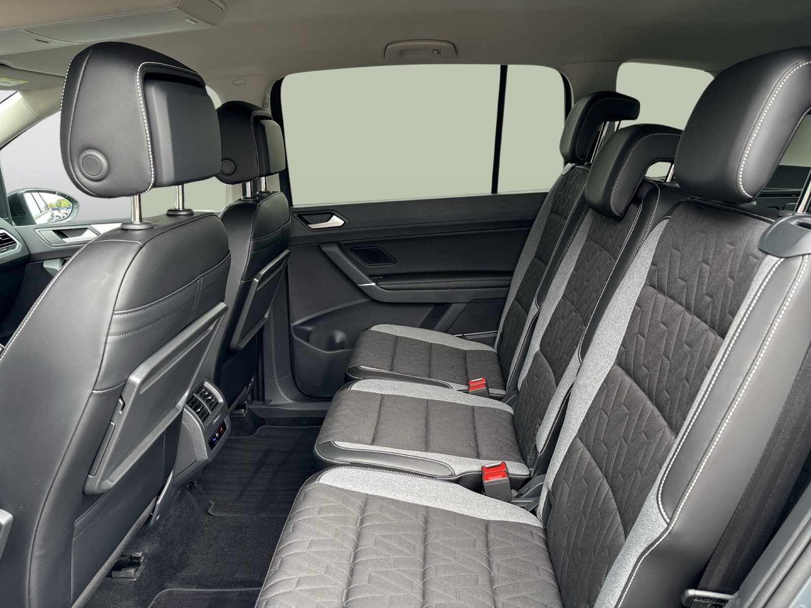 Volkswagen Touran 2.0 GOAL 7SITZE STANDHZ. ACC NAVI CARPLAY
