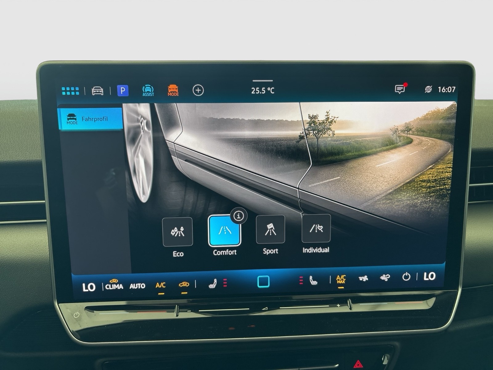 Volkswagen ID.7 Tourer PRO S WÄRMEPUMPE 360°CAM ACC LM19