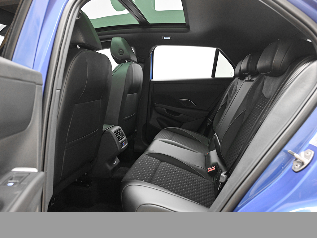 Volkswagen T-Roc 1.5 R-LINE DSG PANO BLACKSTYLE eKLAPPE AHK