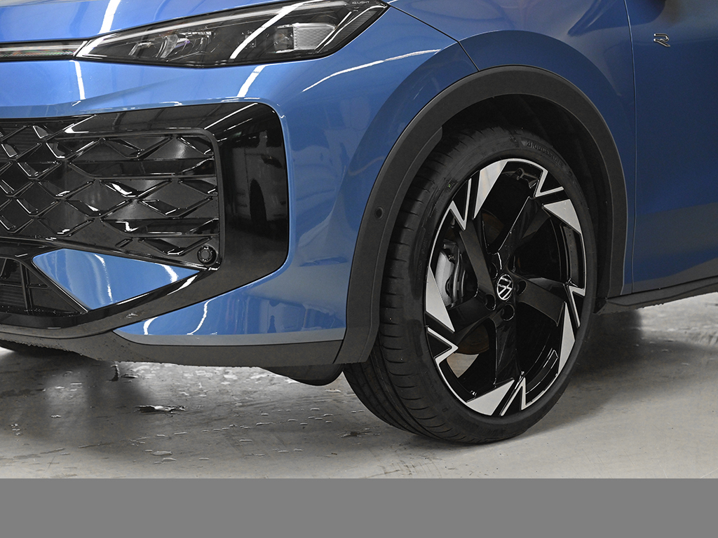 Volkswagen T-Roc 1.5 R-LINE DSG PANO BLACKSTYLE eKLAPPE AHK