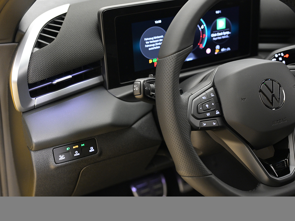 Volkswagen T-Roc 1.5 R-LINE DSG NEUESMODELL AHK