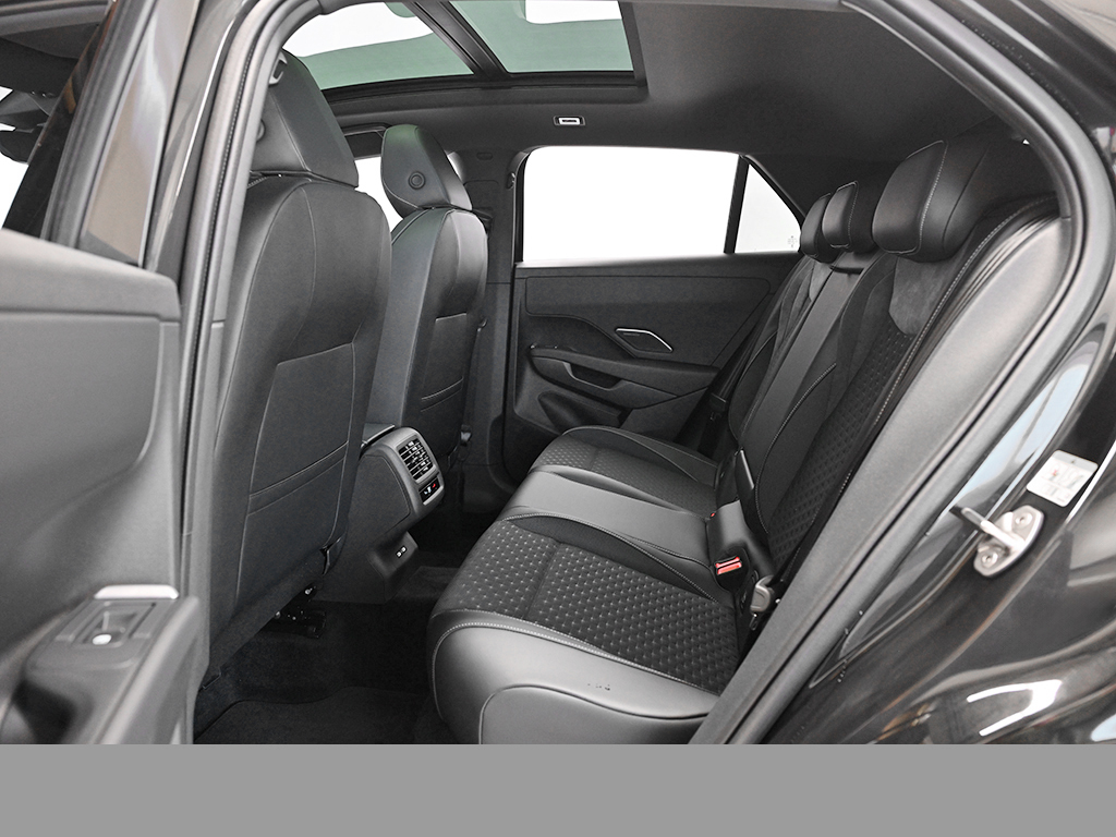 Volkswagen T-Roc 1.5 R-LINE DSG PANO MATRIXLED AHK eKLAPPE