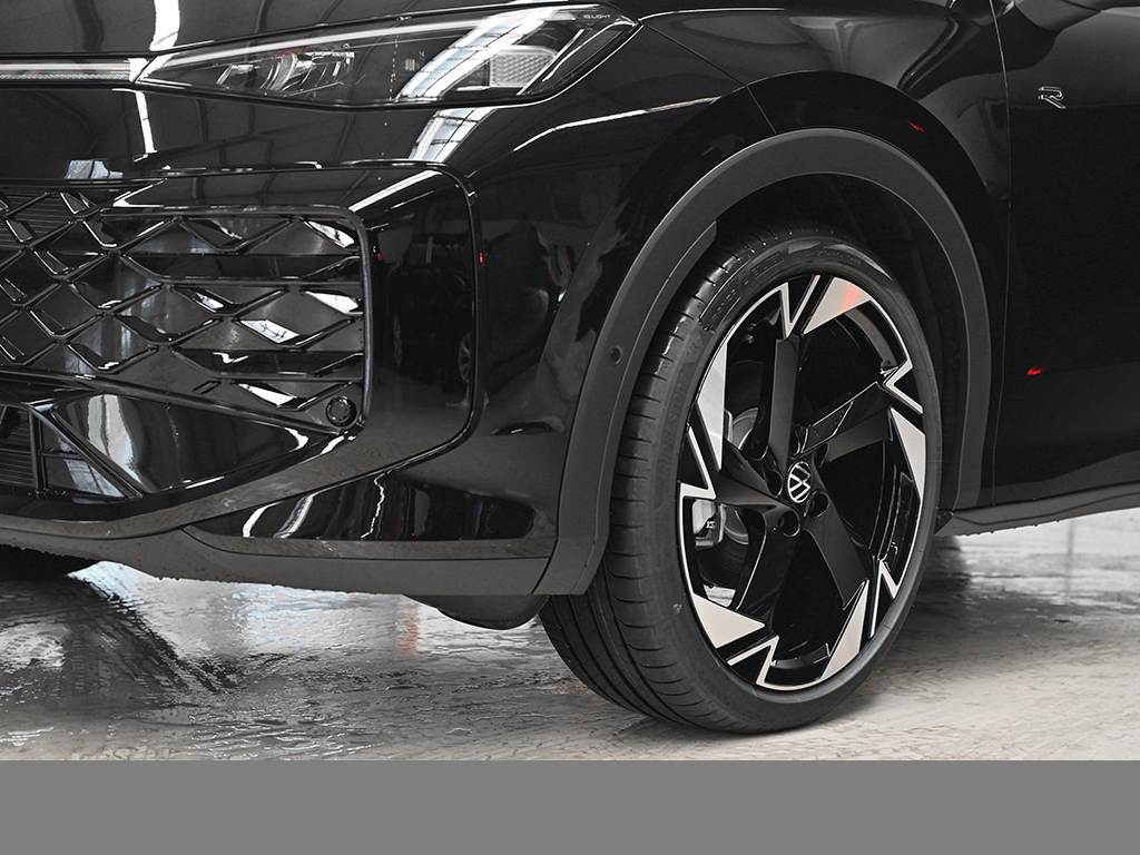 Volkswagen T-Roc 1.5 R-LINE DSG PANO MATRIXLED AHK eKLAPPE