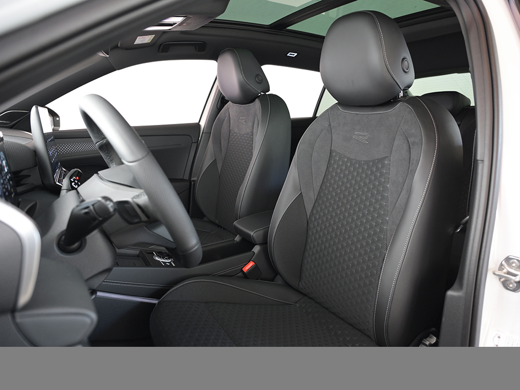 Volkswagen T-Roc 1.5 R-LINE DSG NEUESMODELL AHK