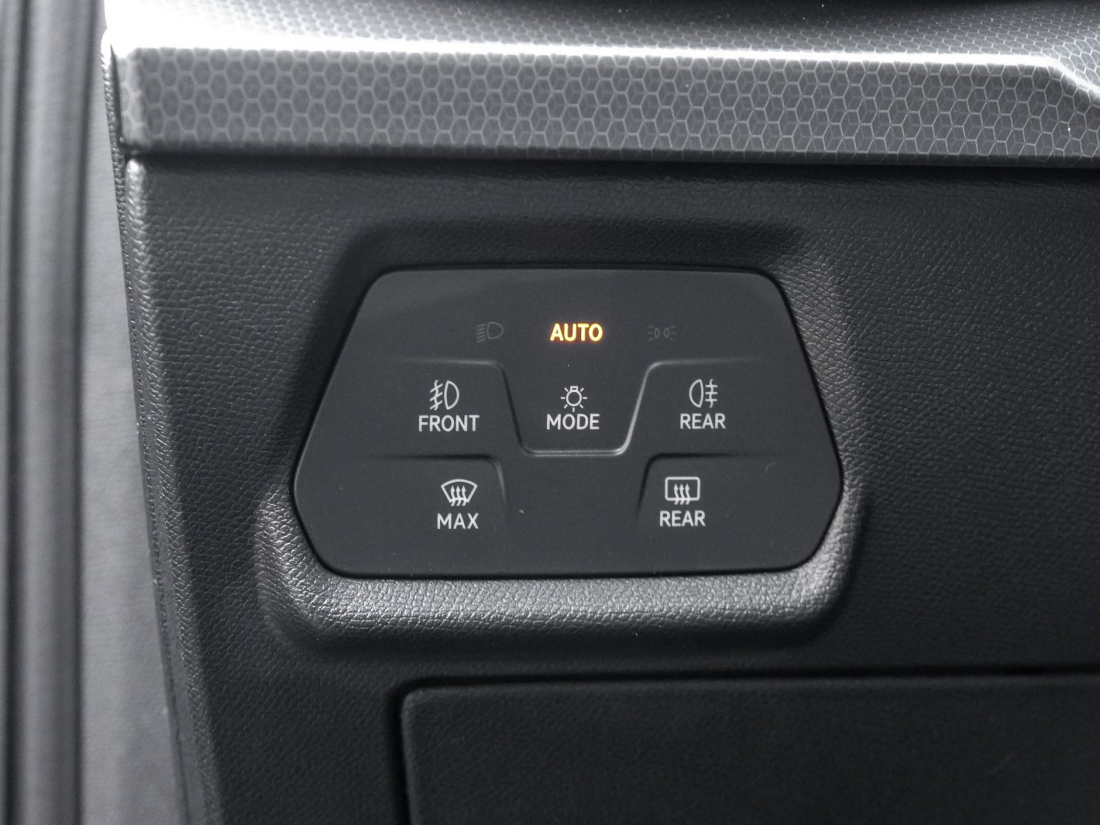 Seat Leon ST 1.5 eTSI STYLE NAVI ALU LED SITZHEIZUNG