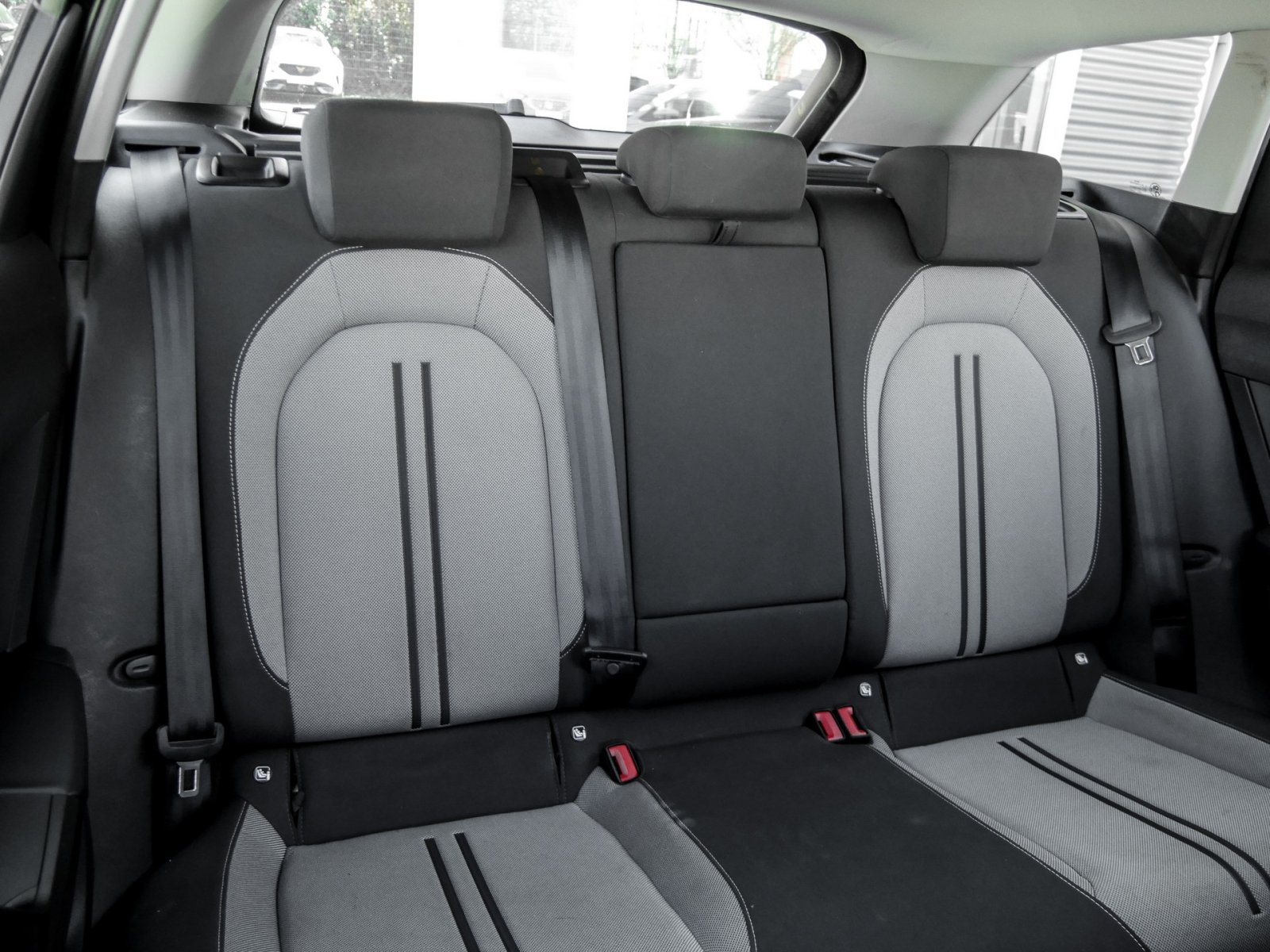 Seat Leon ST 1.5 eTSI STYLE NAVI ALU LED SITZHEIZUNG