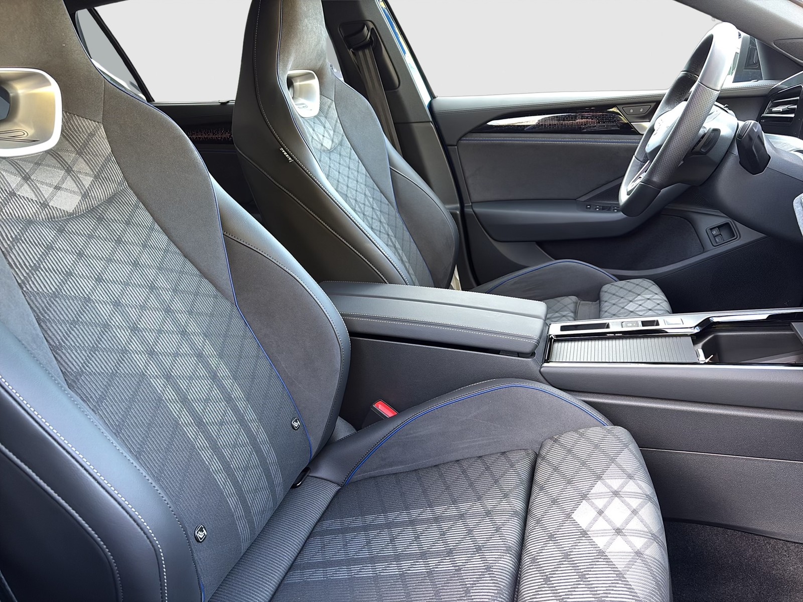 Volkswagen Passat Variant 1.5 HYBRID R-LINE NEUESMODELL 19Z