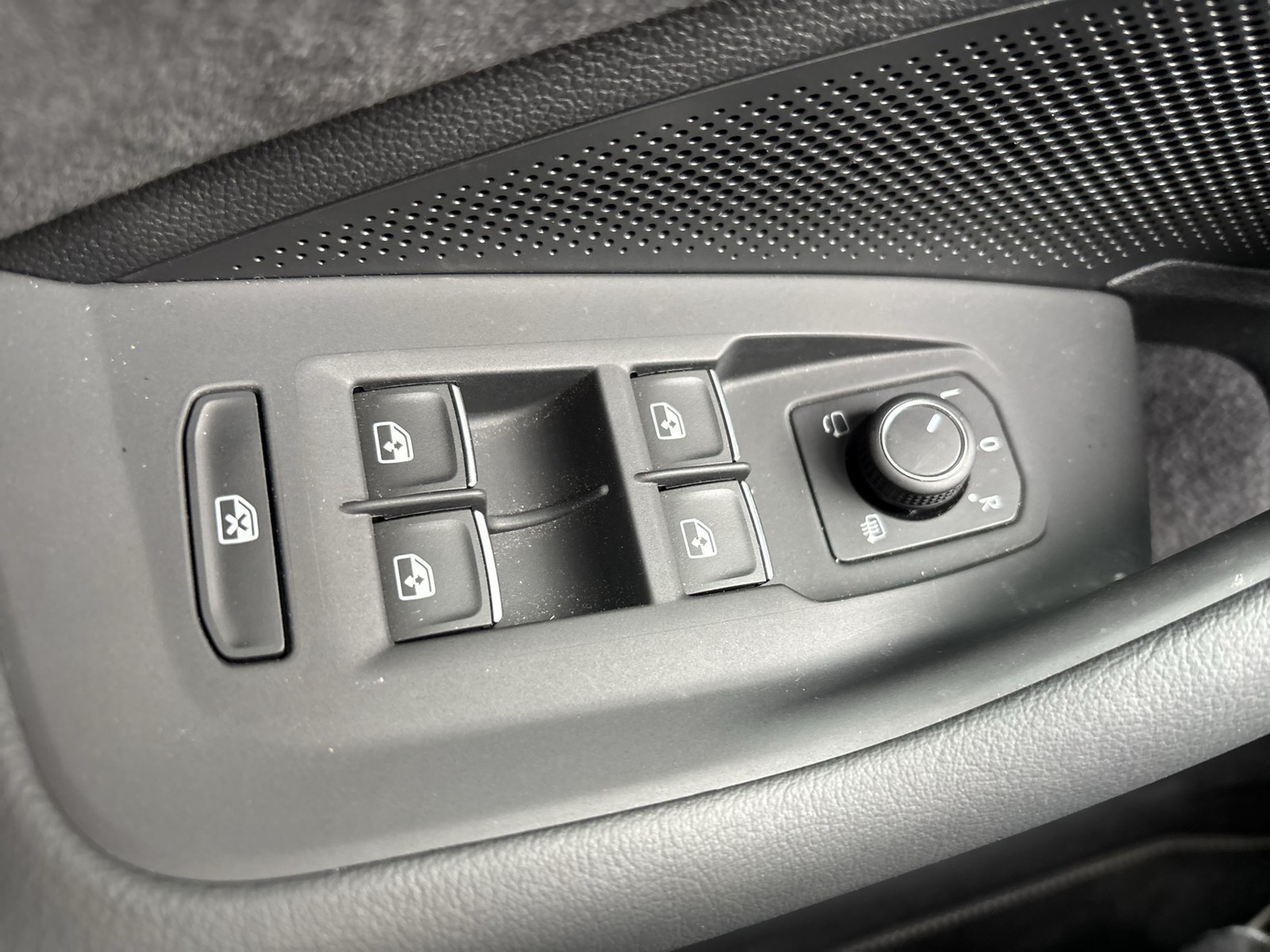 Volkswagen Passat Variant 1.5 HYBRID R-LINE NEUESMODELL 19Z