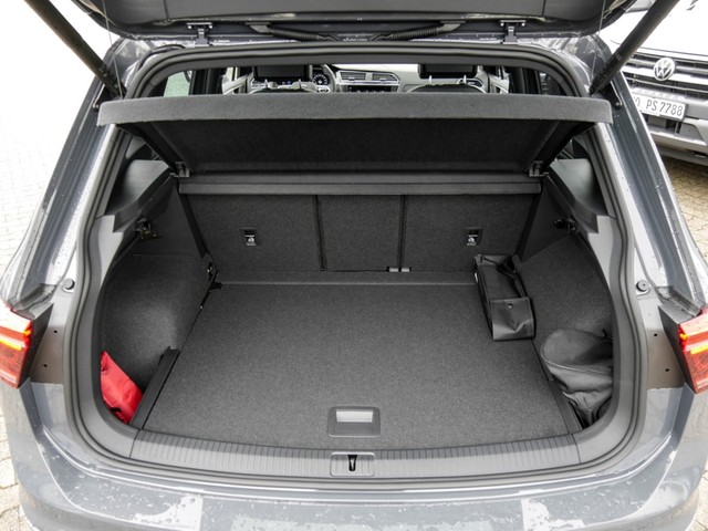 Volkswagen Tiguan 2.0 R-LINE 4X4 PANO STANDHZ. AHK 360°CAM