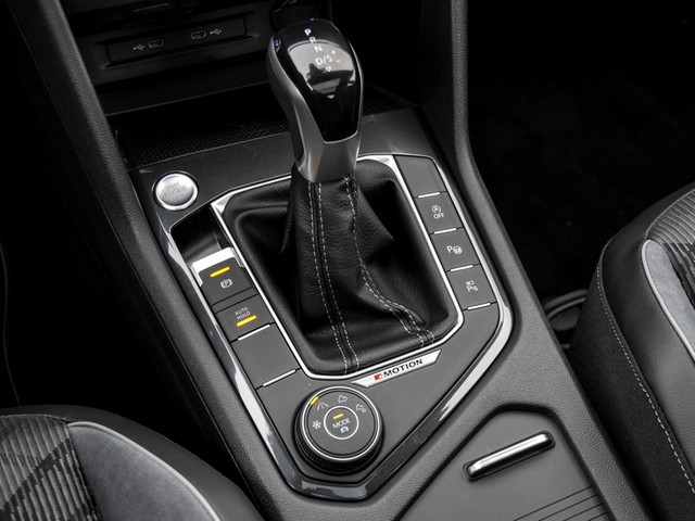 Volkswagen Tiguan 2.0 R-LINE 4X4 PANO STANDHZ. AHK 360°CAM