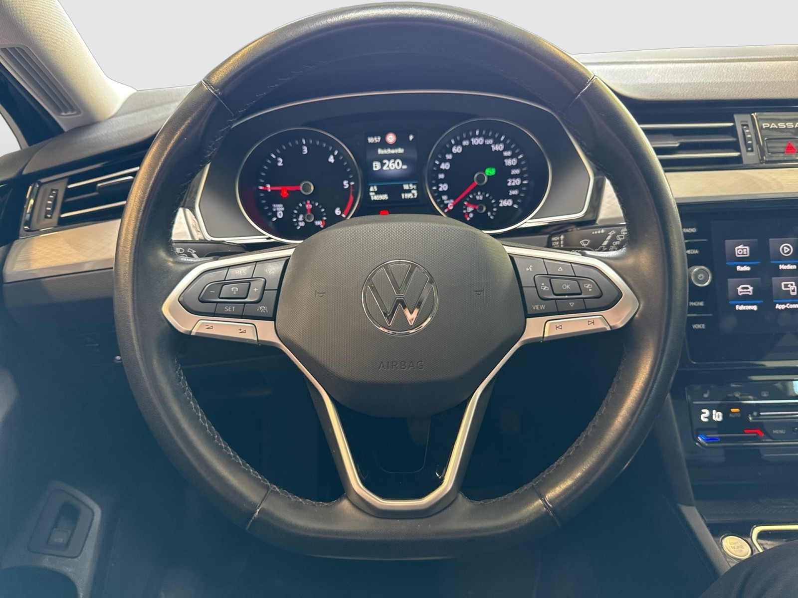 Volkswagen Passat Variant 2.0 BUSINESS PANO STANDHZ CAM ACC