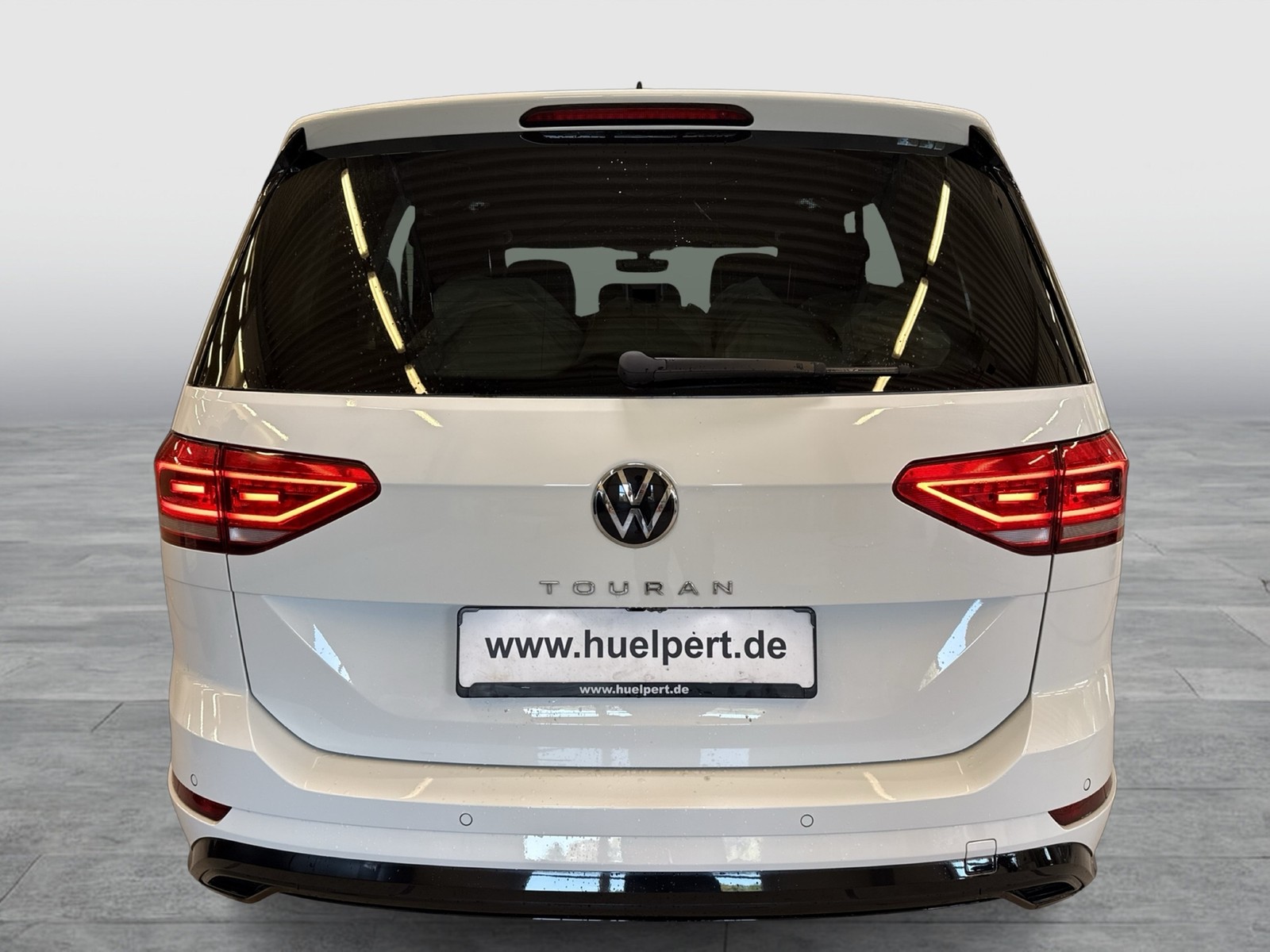 Volkswagen Touran 1.5 R-LINE BLACK STYLE PANO CAM ACC LM18