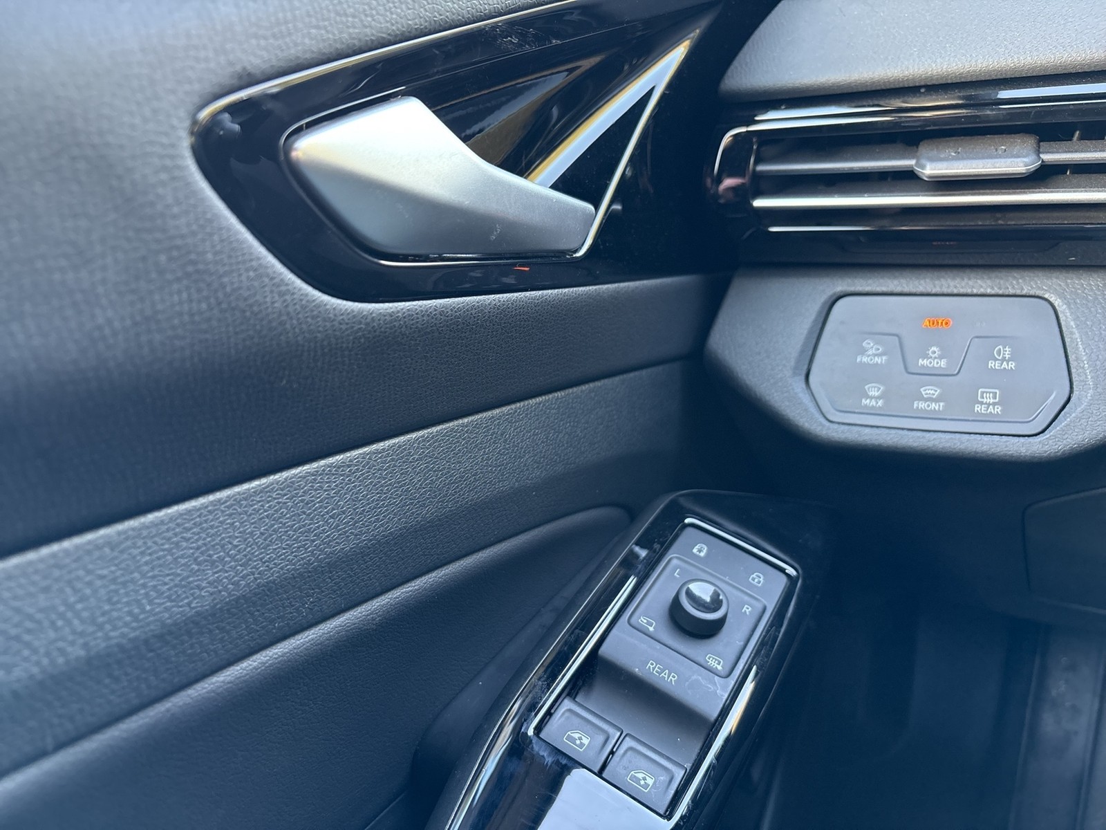 Volkswagen ID.4 GTX 4X4 WÄRMEPUMPE 360°CAM ACC LM20 MATRIX