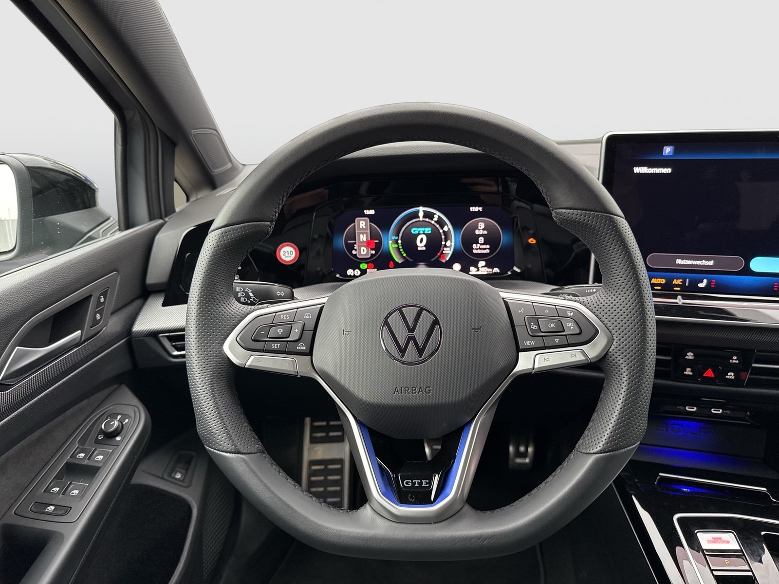 Volkswagen Golf VIII 1.5 HYBRID GTE BLACK STYLE KAMERA ACC