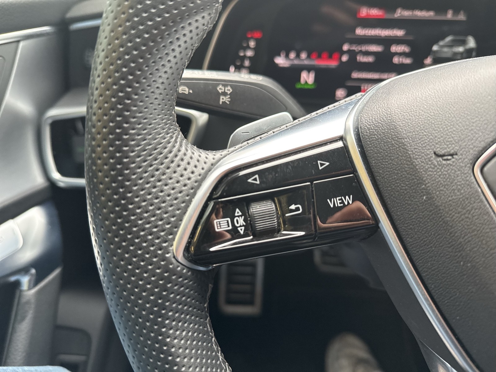 Audi S6 Avant Qu. STANDHZ. AHK KAMERA ALU20" HEADUP