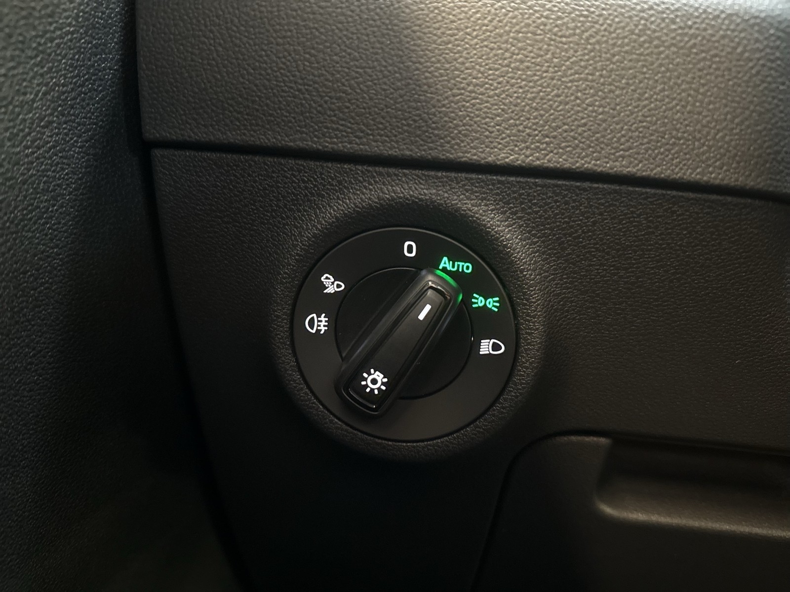 Skoda Karoq 2.0 SPORTLINE 4X4 PANO CAM ACC LM19 MATRIX