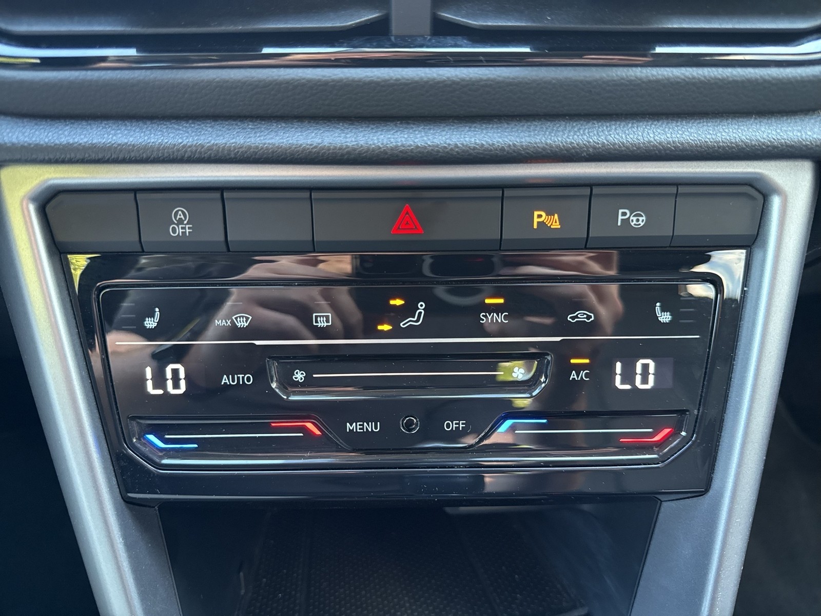 Volkswagen T-Roc 1.0 LIFE NAVI ALU CARPLAY SITZHEIZUNG LED