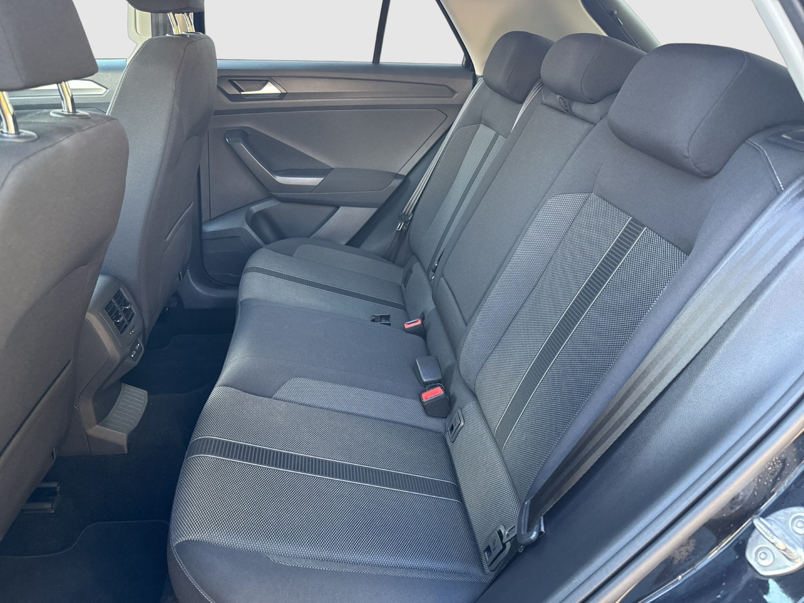 Volkswagen T-Roc 1.0 LIFE NAVI ALU CARPLAY SITZHEIZUNG LED