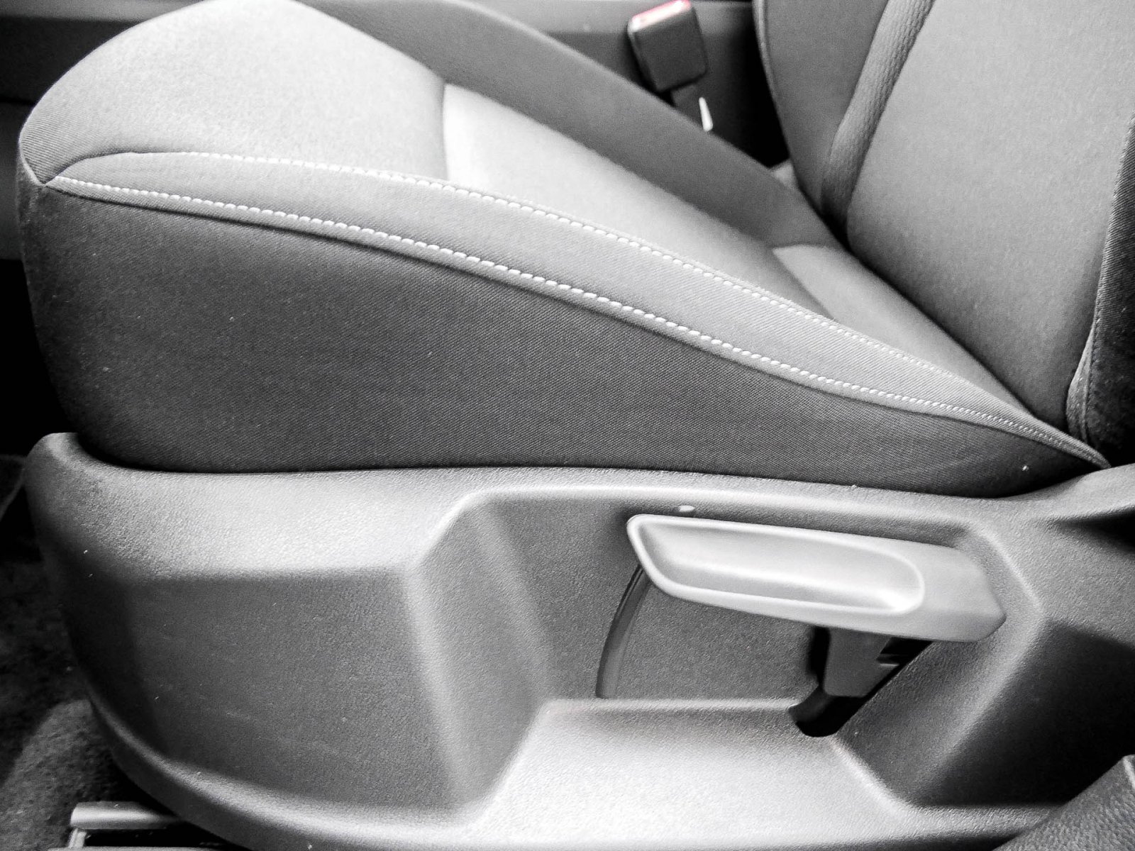 Skoda Karoq 1.5 SELECTION AHK CAM EKLAPPE NAVICOLUMBUS