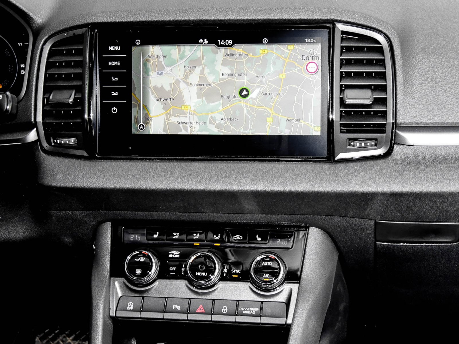 Skoda Karoq 1.5 SELECTION AHK CAM EKLAPPE NAVICOLUMBUS