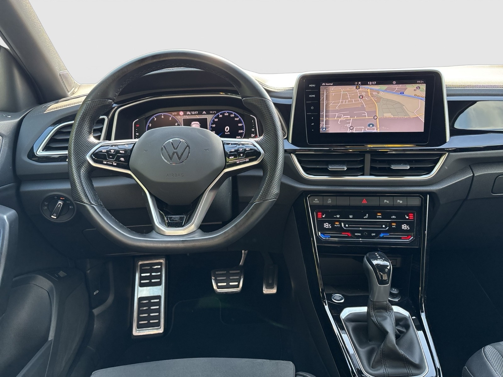 Volkswagen T-Roc 1.5 R-LINE PANO AHK CAM ACC MATRIX EKLAPPE