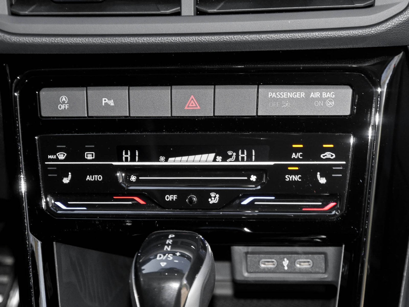 Volkswagen T-Cross 1.0 MOVE ACC ALU NAVI SITZHEIZUNG DAB+