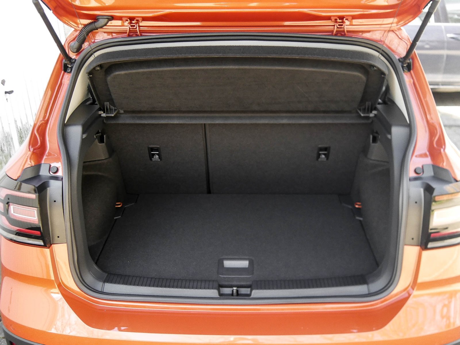 Volkswagen T-Cross 1.0 MOVE ACC ALU NAVI SITZHEIZUNG DAB+