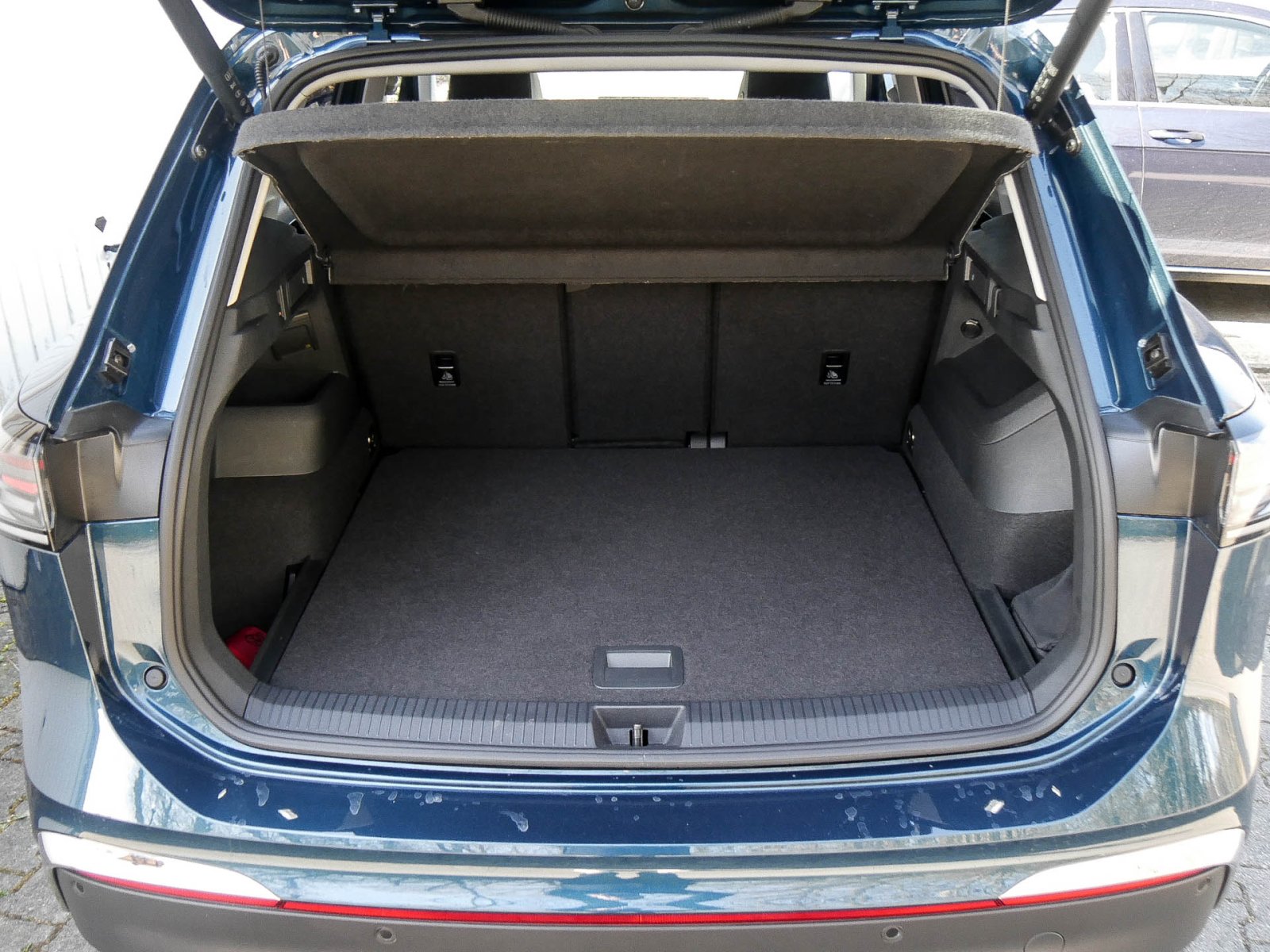 Volkswagen Tiguan 1.5 eTSI ELEGANCE NEUES MODELL AHK ACC