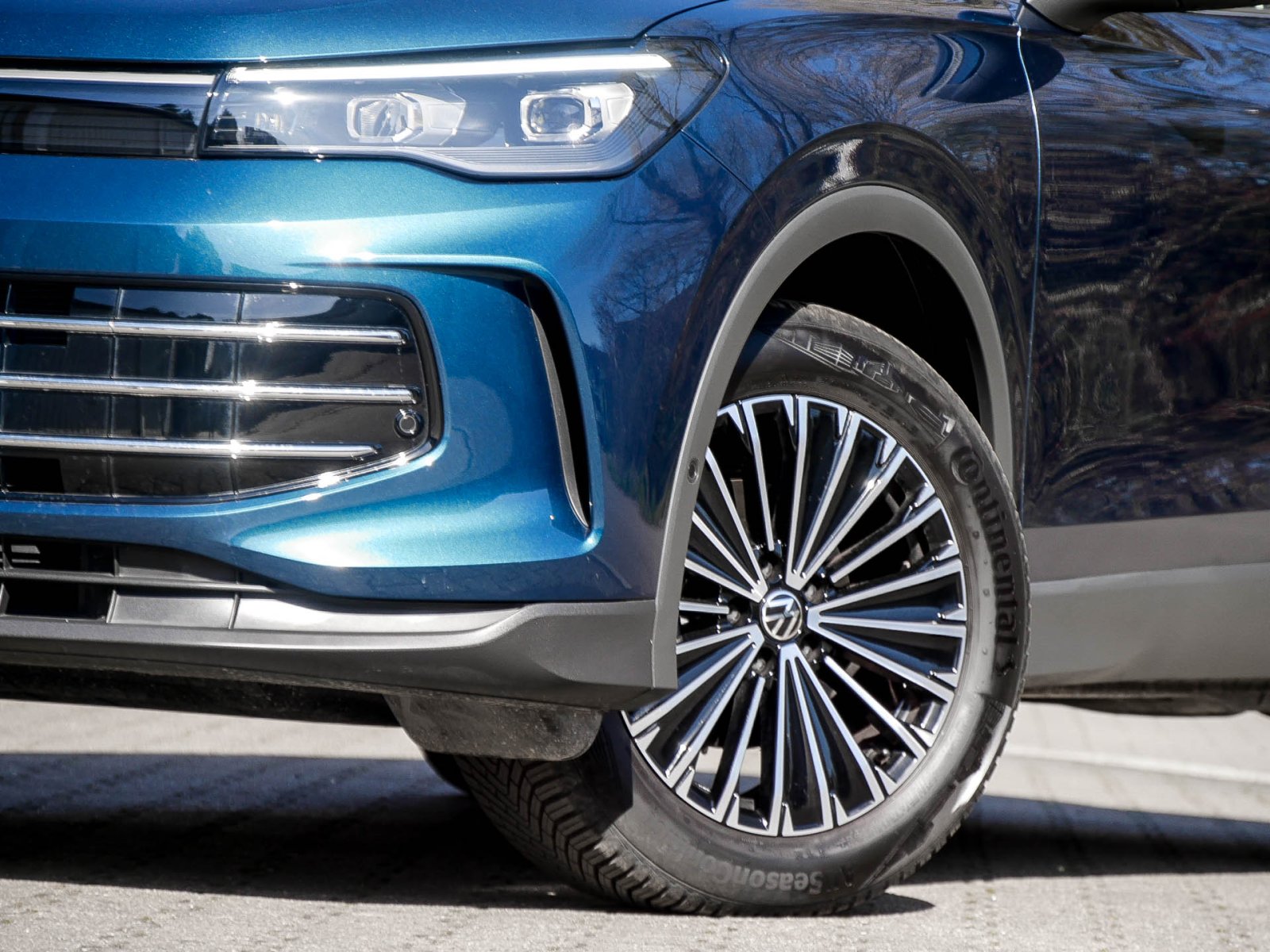 Volkswagen Tiguan 1.5 eTSI ELEGANCE NEUES MODELL AHK ACC