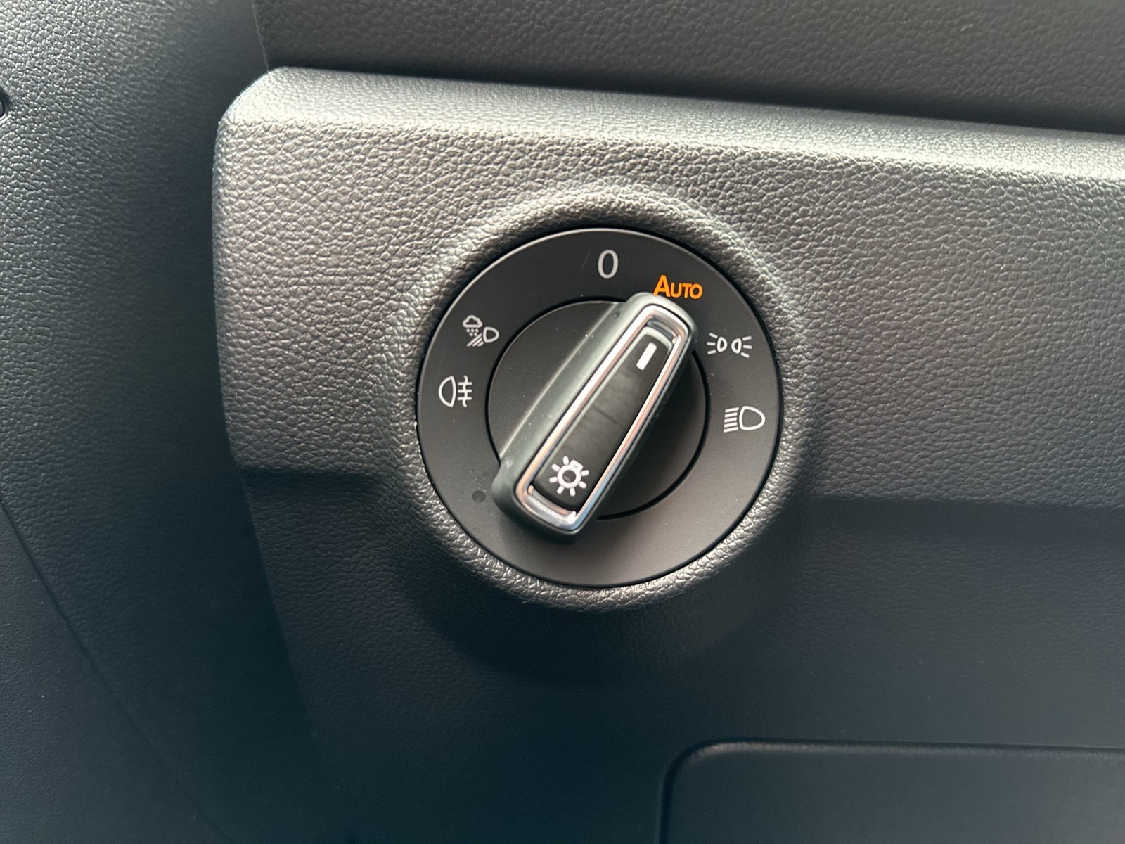 Volkswagen T-Roc 1.5 R-LINE ACC LM17 NAVI VIRTUAL-COCKPIT