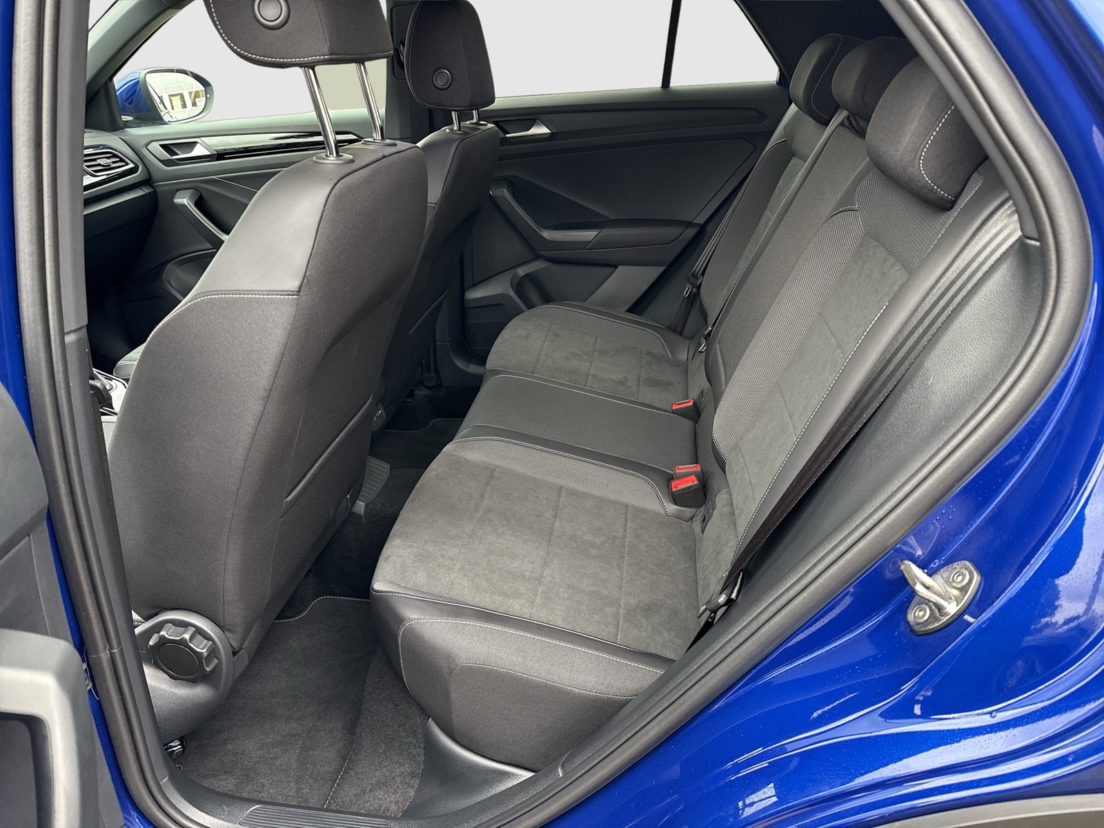 Volkswagen T-Roc 1.5 R-LINE ACC LM17 NAVI VIRTUAL-COCKPIT