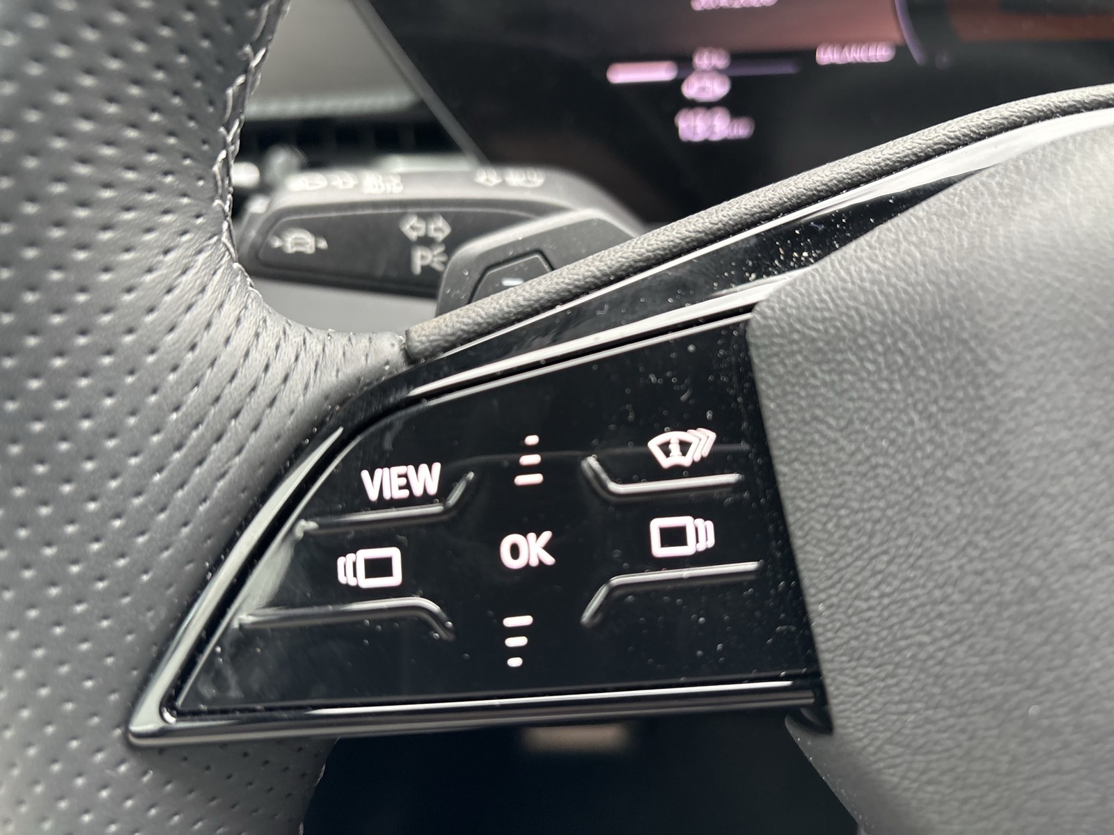 Audi Q6 e-tron quattro S LINE TECHPRO SPORTSOUND 21"