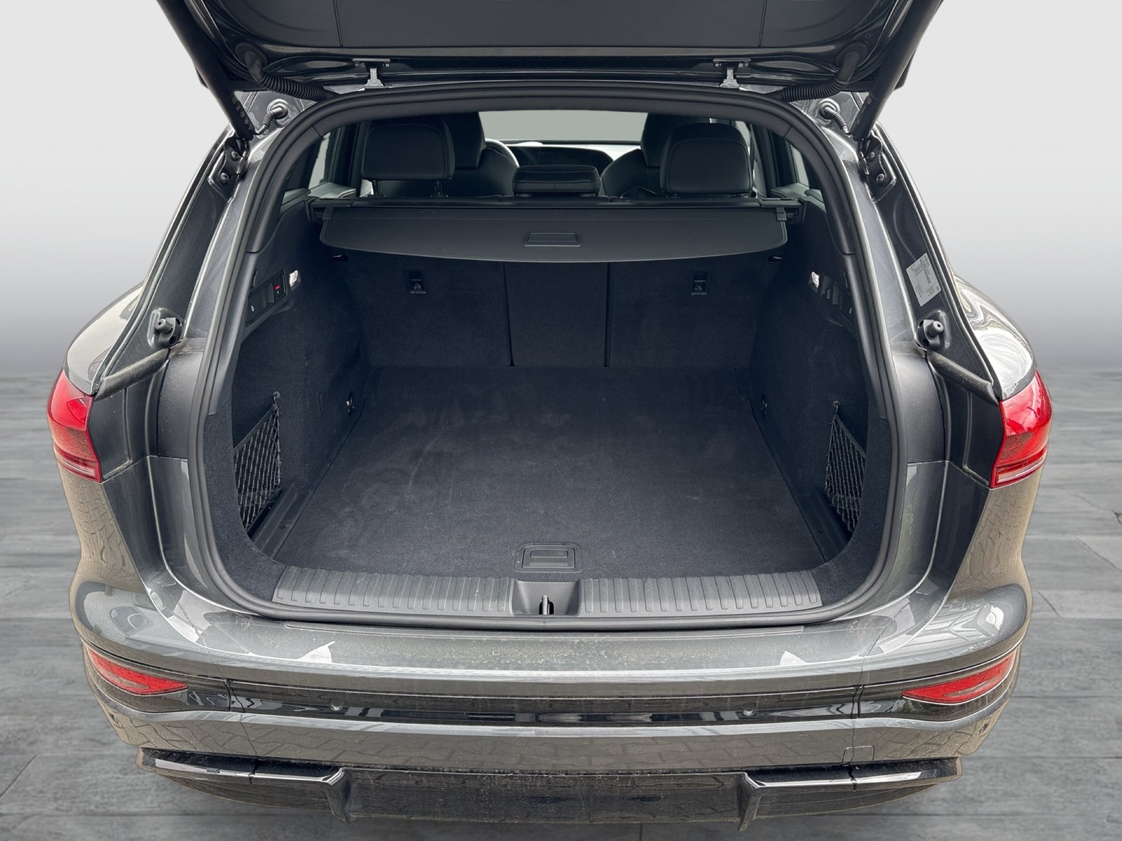 Audi Q6 e-tron quattro S LINE TECHPRO SPORTSOUND 21"
