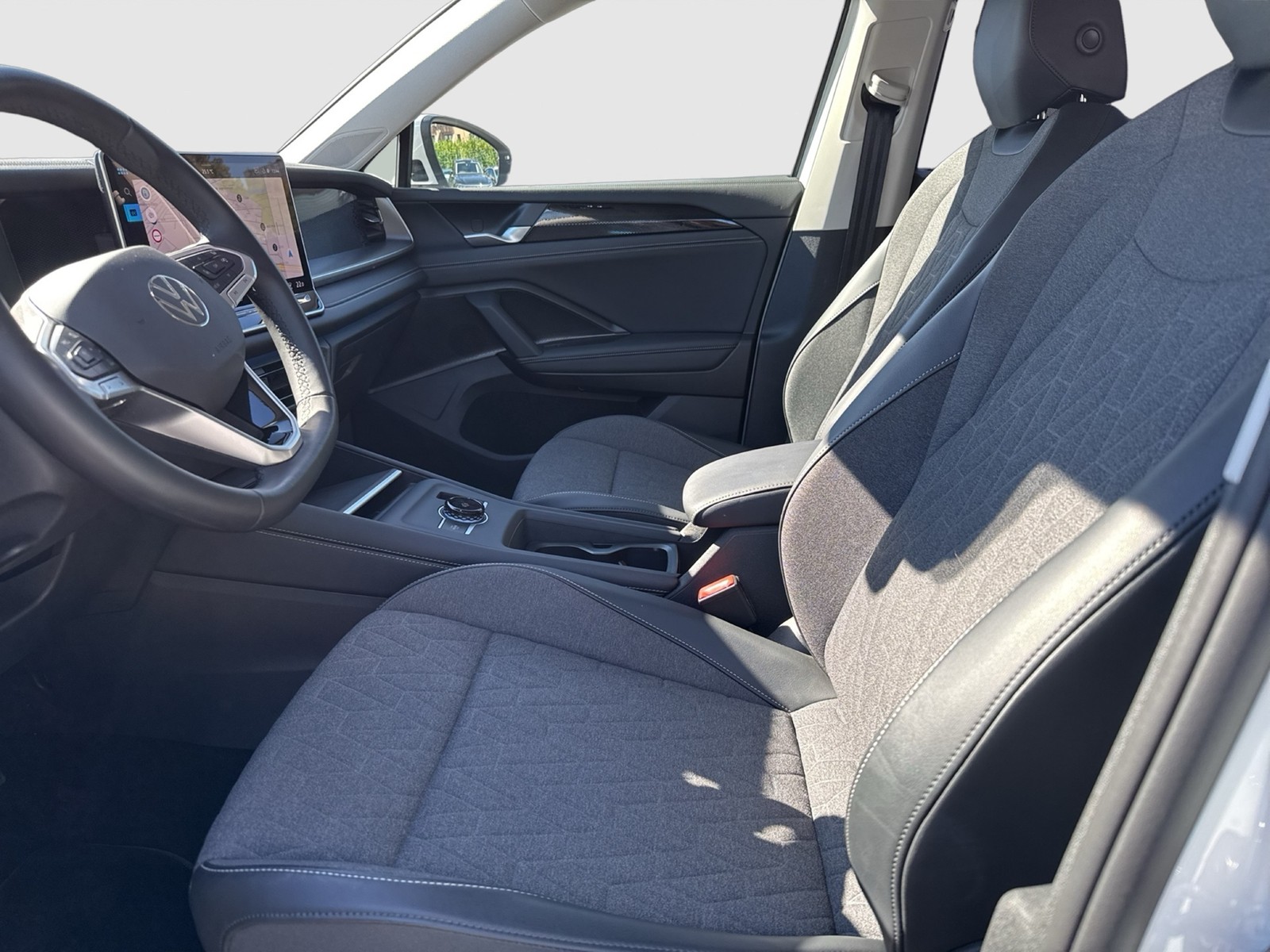 Volkswagen Tayron 2.0 LIFE 4X4 AHK CAM ACC LM18 NAVI SITZHZ