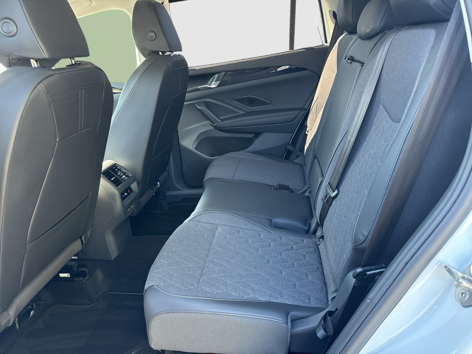 Volkswagen Tayron 2.0 LIFE 4X4 AHK CAM ACC LM18 NAVI SITZHZ