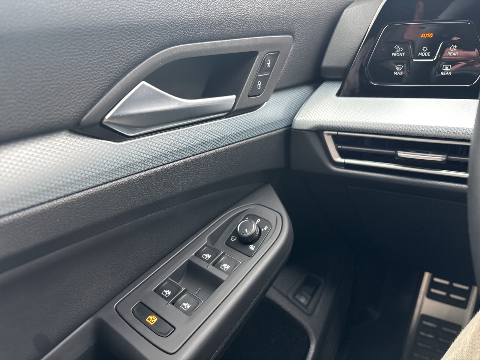 Volkswagen Golf VIII 1.5 HYBRID GOAL FACELIFT CAM ACC LM17