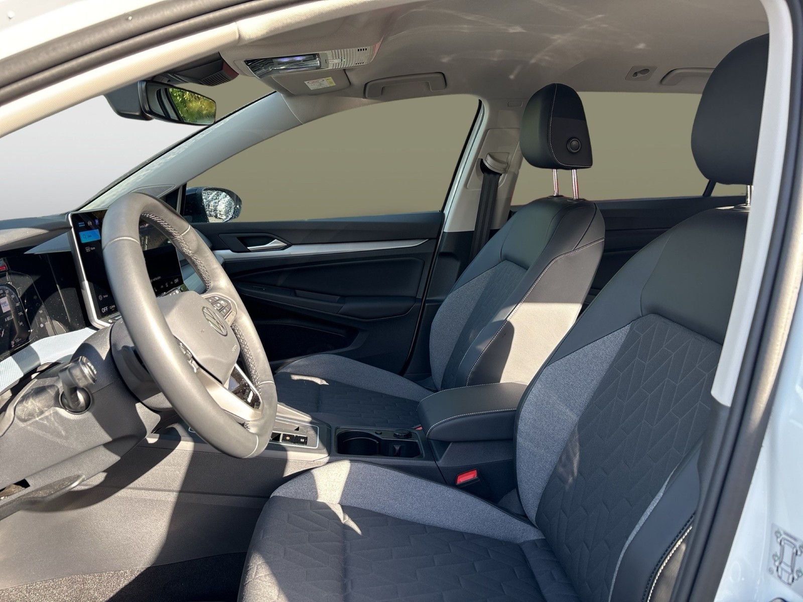 Volkswagen Golf Variant VIII 1.5 eTSI ENERGY CAM ACC NAVI