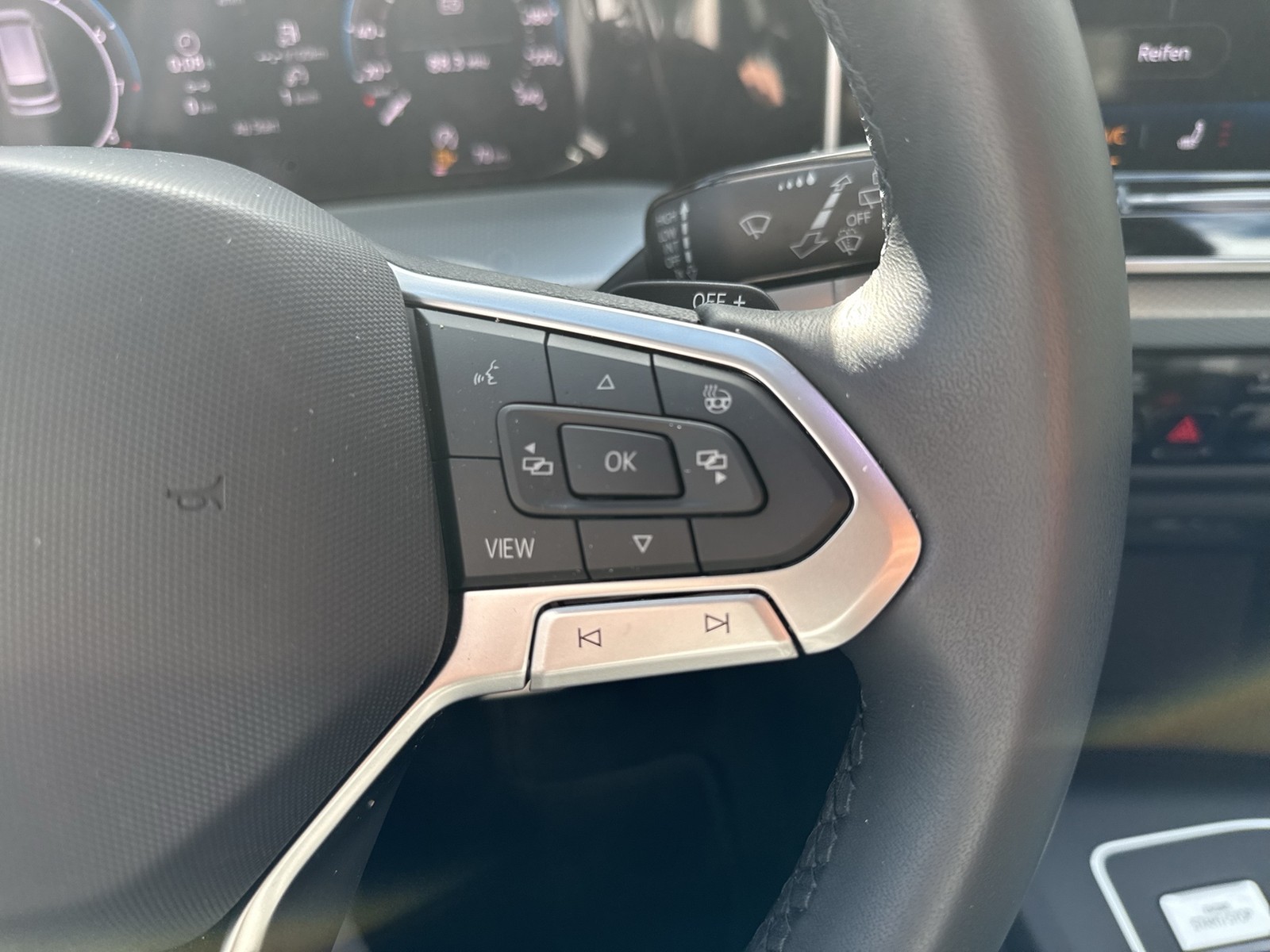 Volkswagen Golf Variant VIII 1.5 eTSI ENERGY HARMAN KARDON