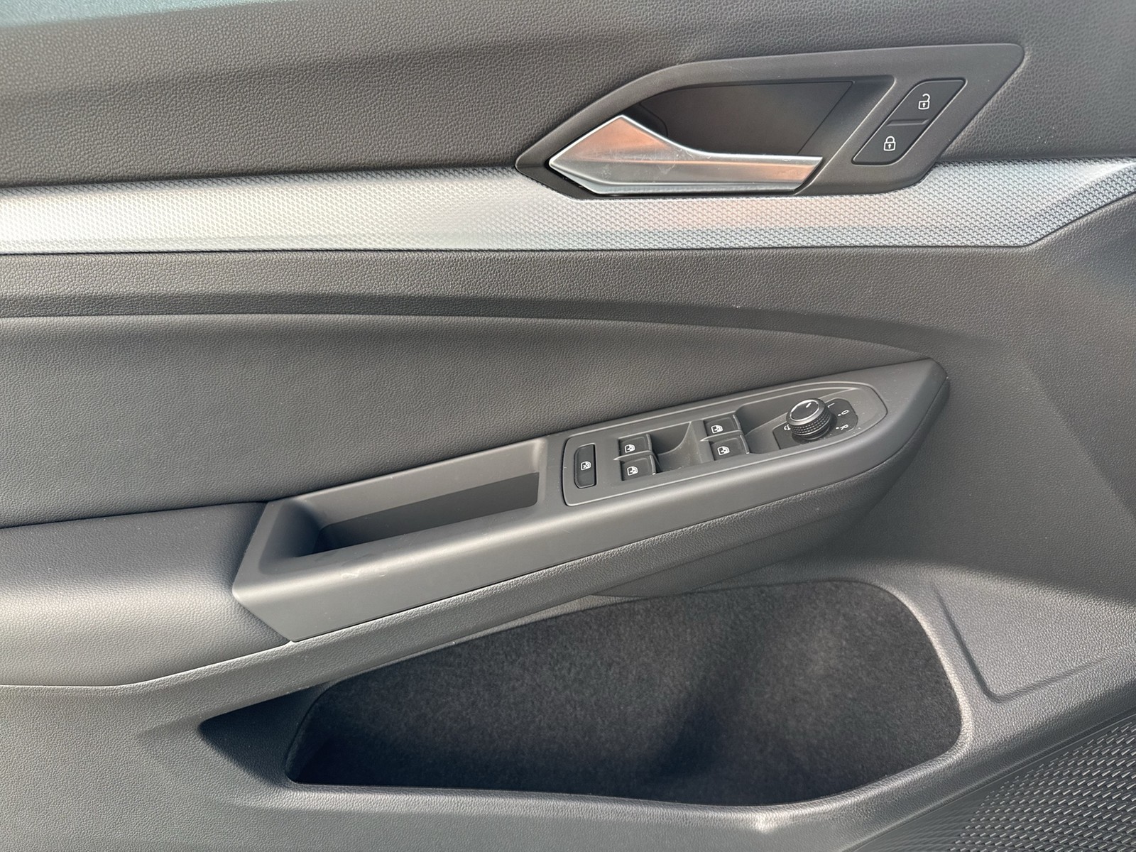 Volkswagen Golf Variant VIII 1.5 eTSI ENERGY HARMAN KARDON
