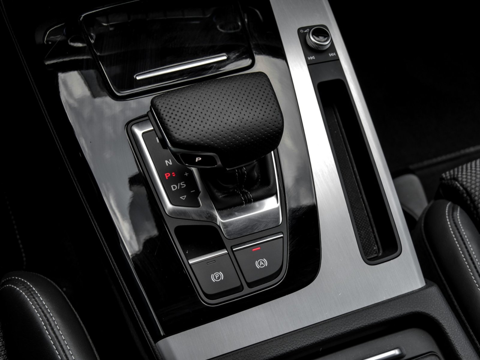 Audi Q5 40 quattro S LINE BLACKPAK CAM LM19 MATRIXLED