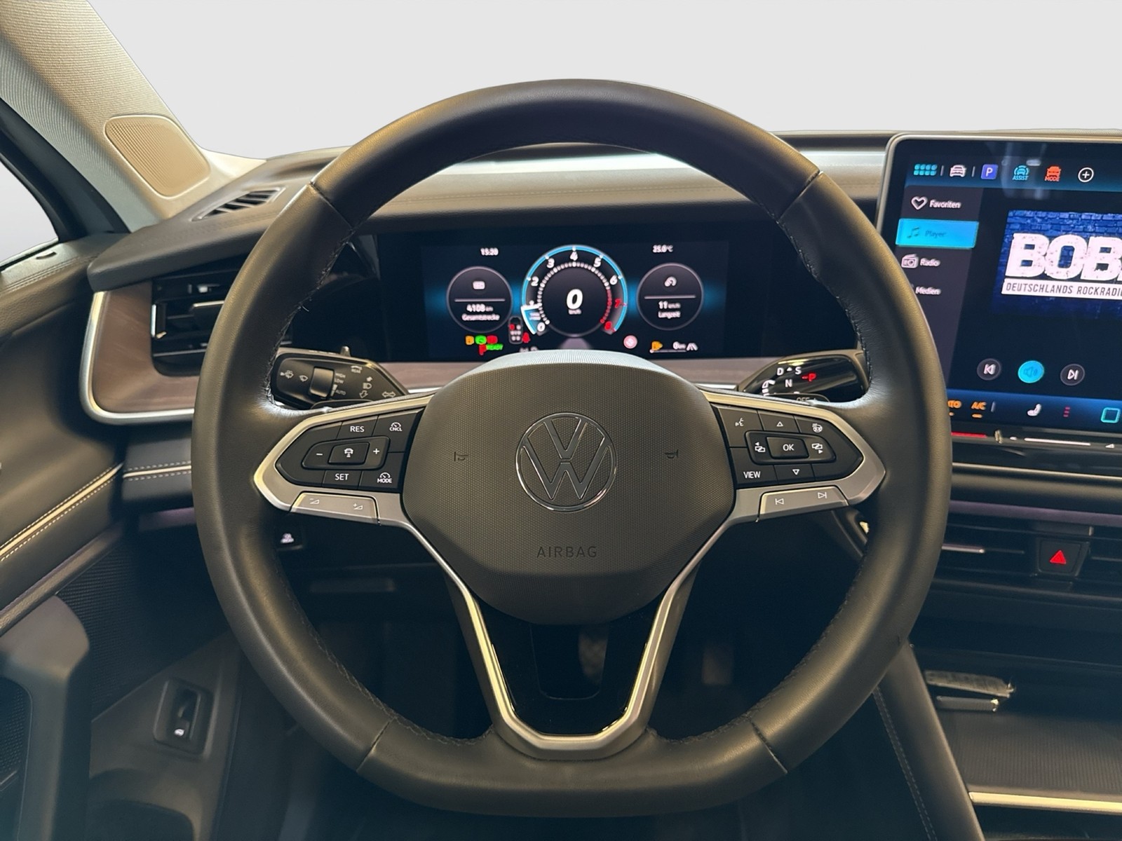 Volkswagen Tayron 1.5 eTSI ELEGANCE 7SITZE AHK 360°CAM ACC
