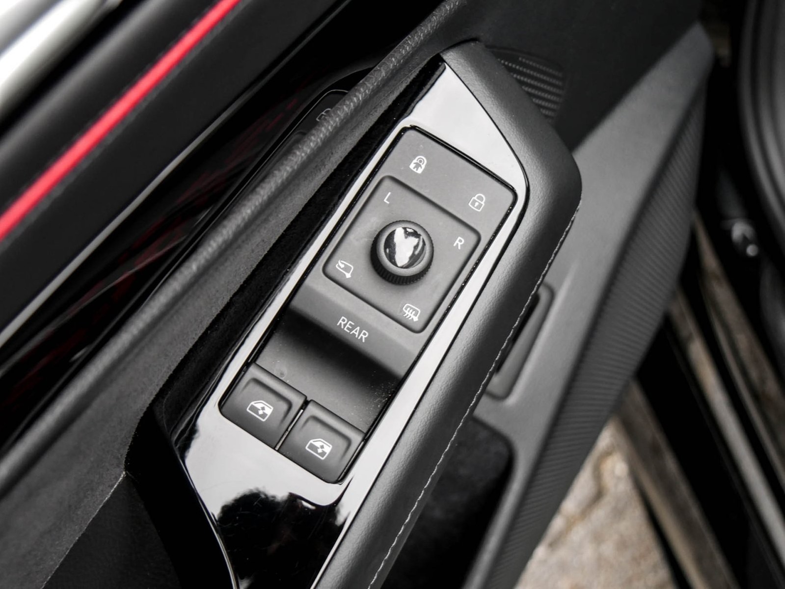 Volkswagen ID.7 GTX 4X4 WÄRMEPUMPE AHK 360CAM ACC LM20 NAVI