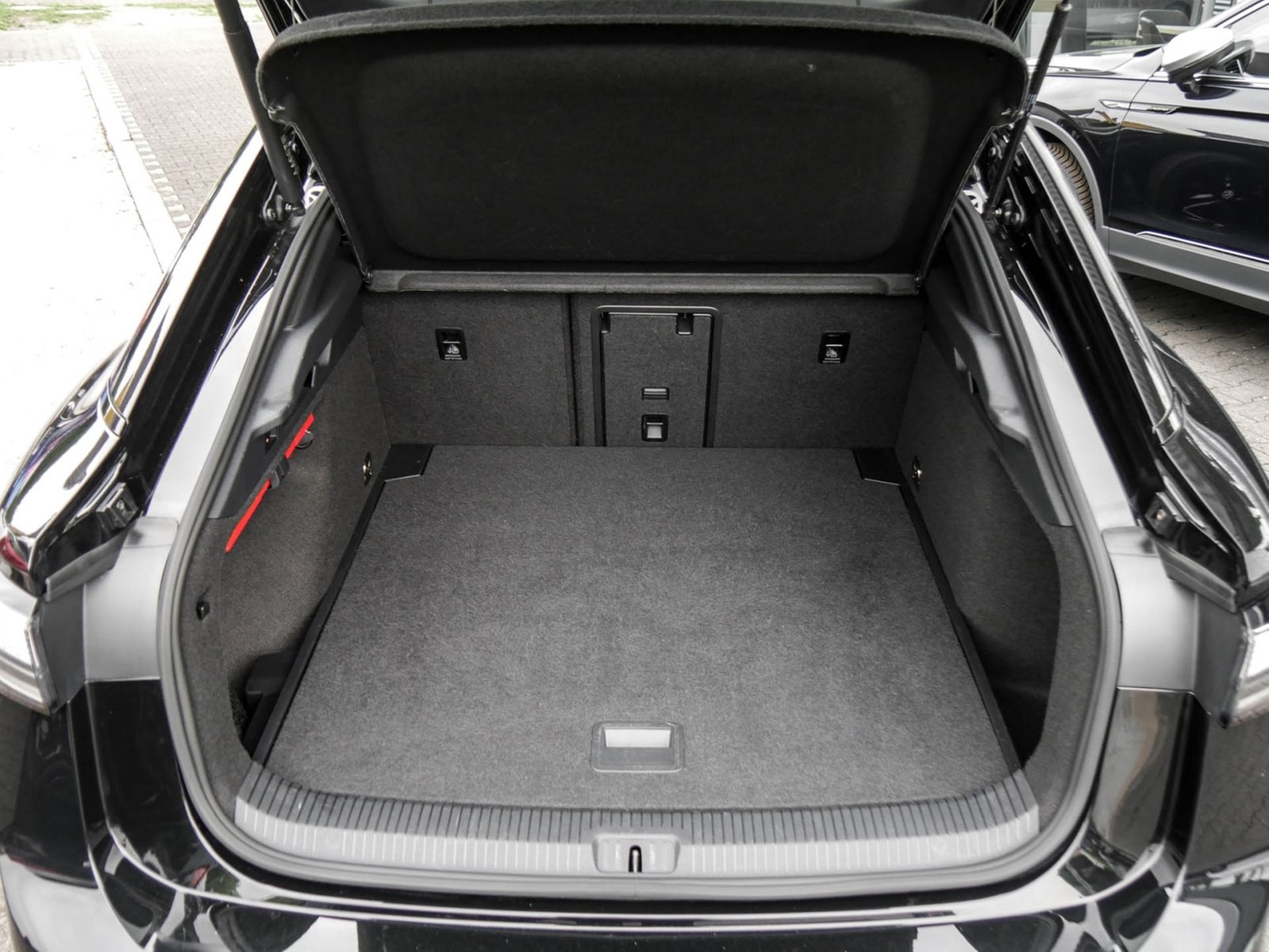 Volkswagen ID.7 GTX 4X4 WÄRMEPUMPE AHK 360CAM ACC LM20 NAVI